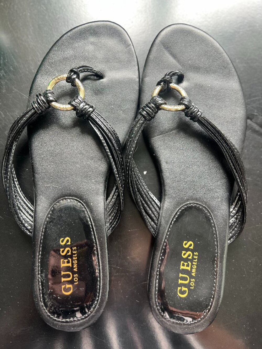 New Guess Black thong sandal